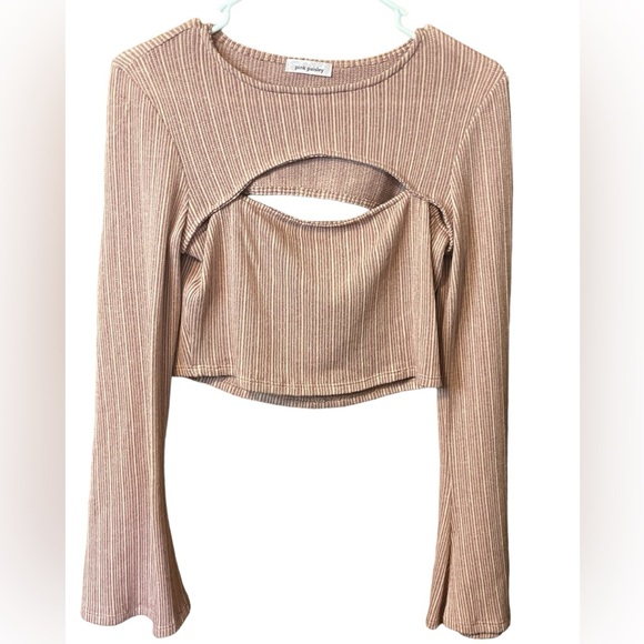 EUC Neutral colored key hole front & back cropped bell sleeve top. - Picture 1 of 4